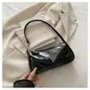 Bolsa de couro envernizado brilhante para axila feminina, novo modelo 2026, bolsa de ombro único transversal, bolsa de mão simples e estilosa, versátil de nicho para mulheres