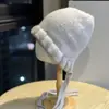 Nuevo Gorro de Punto con Cordones para Otoño e Invierno para Mujer, Estilo Coreano para Exteriores que Muestra la Cara, Pequeño Resistente al Frío, Cálido con Protección para los Oídos, Gorro Lei Feng de Moda