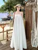 Vestido Blanco de Tirantes Finos con un Diseño Único, Nuevo Estilo Francés para el Verano 2026, Suave y Elegante, Perfecto para Vacaciones en la Costa