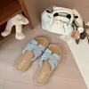 Sandalias tejidas de suela gruesa para mujer, nuevo estilo verano 2026, adecuadas para usar con faldas, sandalias sin cordones para salir a la playa