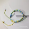 Pulseras coloridas, tejidas a mano, con cordones ajustables y cuentas doradas - perfectas como regalo para mejores amigos o parejas, disponibles para venta al por mayor