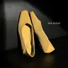 Versão em Pele de Ovelha~Primavera 2026 Novo Estilo Retrô Francês Bico Quadrado Salto Bloco Boca Rasa Sapatos Femininos Tecidos com um Visual Versátil e Elegante
