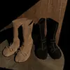 Novedad Invierno 2026 Botines Retro de Piel Dividida en la Punta con Hebilla de Lazo para Mujer, Tacón Medio de 4.5 cm, Botines hasta Media Pantorrilla