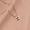 Moda Transfronteriza Nuevo Collar Versátil Hueco de Amor y Estrella Acero de Titanio de Lujo Ligero Cadena para Clavícula que No se Desvanece para Mujeres