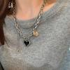 Collar de doble capa de acero de titanio con mosaico de corazón de melocotón amor para mujer, nicho ins de lujo ligero, hip hop, para usar en capas, que no se desvanece, cadena para suéter