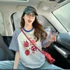 Camiseta de Manga Corta Raglán con Bloques de Color a Cuadros Azules para Mujer, Verano 2026, Estampado de Dibujos Animados Único y Exquisito, Corte Holgado, Top Favorecedor