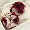 Estilo Coreano Elástico de Cabelo de Quatro Camadas com Bolinhas Vermelhas em Ambos os Lados para Coque, Corda de Cabelo de Alta Estética, Scrunchie Elegante, Elástico de Cabelo Vermelho