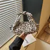 Nova Bolsa Tote Leopardada Casual Japonesa de Inverno Bolsa Transversal Feminina Versátil Simples para o Trabalho Bolsa Transversal