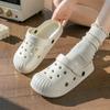 2025 Novas Sandálias de Praia Antiderrapantes Sapatos de Solado Grosso com Buracos Chinelos Masculinos para o Verão ao Ar Livre para Mulheres
