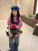 Nova Coleção Primavera 2026 Roupas Infantis Estilo Coreano Conjunto para Meninas Camiseta com Coração e Jeans Patchwork