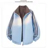 Primavera 2026 Nueva Chaqueta con Cuello Alto de Tres Rayas Uniforme de Béisbol para Hombre Nueva Ropa Exterior Deportiva Casual Versátil para Estudiantes Hombres