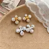 Colgante de Flor Suave Francés Pendientes de Perla con Tachuela Sentido de Diseño de Nicho Pendientes Exquisitos Lujo Ligero Accesorios de Pendientes de Gama Alta