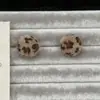 Pendientes de Bola de Pelo con Estampado de Leopardo y Piel de Visón Marrón Retro para Mujer 2025 Populares de Nicho Diseño de Gama Alta Pendientes Pendientes