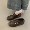 Primer Encuentro con los Nuevos Mocasines Slip-On de la Temporada con Hebilla Retro Tallada Estilo Británico de 4 cm de Altura para Personas Menudas