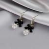 Luz de Luxo High-end Sense Black Bow Brincos Niche Design Sense Fashion Brincos Mosquito Incenso Placa Ear Clip Mulheres