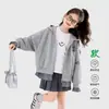 Casaco de outono para meninas, nova coleção de outono, roupas de outono para meninas, moletom com capuz e zíper, blusa estampada de desenho animado da moda para crianças mais velhas