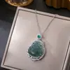 Cadena de clavícula de acero de titanio estilo retro nacional moda candado de paz de jade colgante de izaje todo partido temperamento accesorios de estilo chino de alta calidad