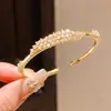 Elegante Pulsera de Zirconia Estilo Francés con Diamantes, Pulsera Abierta Envolvente Floral Estilo Corte Vintage, Accesorio de Mano de Moda y Versátil