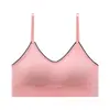 Novo top esportivo para meninas em desenvolvimento, à prova de choque e com suporte, sem costura, respirável, confortável, regata com lindo design em U nas costas