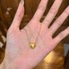 Collar de Corazón Escama de Dragón Brillante de Oro Arena del Mismo Estilo de Puzuo Joyería de Oro Cadena de Clavícula Simple Estereoscópica con Forma de Corazón a la Moda para Mujer
