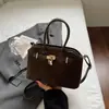 Bolsa Tote Simple de Aspecto Elegante Estilo Coreano para Mujer 2025 Nuevo Bolso de Hombro de Verano Bolso de Concha de Moda Nicho de Mano