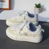Tênis Novos Fofos Tendência Sola Grossa para Mulheres Primavera 2026, Sapatos Brancos de Nicho para Estudantes, Tênis Esportivos Casuais Respiráveis