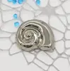 Botões de Metal Texturizados Versáteis de 35mm em Forma de Concha para Blusas e Jaquetas Femininas, Acessórios de Vestuário, Botões Decorativos Atacado