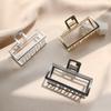 Metal Japonés y Coreano Minimalista Retro Alta Calidad Elegante Pinza para el Cabello Rectangular Mediana Pinza de Sujeción Pinza de Tiburón para el Cabello de Mujer de Verano Cantidad