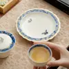 Juego de Té Cerámico para el Hogar Estilo Dinastías Tang y Song con Patrón de Mariposa Blanco, Azul y Dorado, Incluyendo Tetera, Gaiwan, Soporte para Tetera, Taza de Maestro, Taza de Té y Taza de Degustación