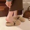 Pantuflas de algodón cerradas de felpa de alta gama sin cordones para mujer, adecuadas para usar en exteriores, nuevas pantuflas peludas de otoño e invierno 2026 para mujer