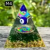 Pirâmide de bola de cristal natural de 8cm Ornamento de mesa de escritório europeu e americano Artesanato de pirâmide de resina para yoga e meditação
