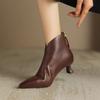Botas Curtas Estilo Gatinho 2026 com Corte em V para Mulheres, Botas de Cano Curto para Primavera e Outono, Salto Agulha Elegante Francês de Bico Fino, Botas Slip-On para Todas as Estações