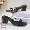 Sandalias tipo tanga lisas de nuevo estilo para primavera y verano con tiras finas, lazo, puntera cuadrada, tacón grueso, suela suave antideslizante, adecuadas para ir al trabajo y uso casual, sandalias de comercio exterior