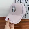 Gorra de Béisbol con Letra D de Pedrería Estilo Influencer Coreana para Mujer, Versátil Sombrero de Sol Versión Coreana Primavera/Verano Que Hace Que la Cara Se Vea Más Pequeña