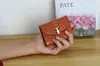 Carteira Feminina Pequena de Couro de Vaca Camada Superior, Simples e Conveniente, Multicor, com Zíper para Segurar na Mão, Porta Cartões