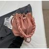 Los Bolsos Pequeños de Moda de Este Año para Mujer 2026 Nuevo Estilo Coreano Bolsos Cruzados de Nicho Bolsos de Hombro Versátiles y Elegantes para el Día a Día