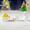 Decoraciones navideñas en miniatura con adorables cachorros y cerditos jugando en la nieve, accesorios para manualidades, mini figuras de escritorio
