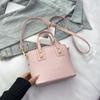 Nuevos Bolsos 2025 para Mujer, Bolsos Cuadrados Pequeños de Moda Tendencia, Colgantes de Peluche Populares, Bolsos de Hombro Único Cruzados, Bolsos de Alta Gama