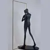 Lámpara de escultura abstracta de bola de personaje Lámpara de sala de exposiciones lámpara de oficina de ventas de hotel Lámpara de decoración artística lámpara de león lámpara de pie con forma humana