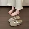 Chinelos Mary Jane de Solado Grosso com Bico Fechado para Mulheres 2026 Novo Verão Versátil Estilo Pequeno Chanel Sapatos Meio Abertos Sandálias