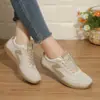 Zapatillas deportivas casual versátiles de entrenamiento estilo alemán para mujer, talla grande, para primavera y otoño, nuevas, de punta redonda, suela plana, casual y a la moda, para uso en exteriores