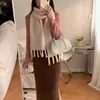 Bufanda de Punto con Borlas de Color Sólido Estilo Coreano ins Estilo Té Ligero Ropa de Abrigo para Mujer Otoño e Invierno Bufanda Larga Cálida para el Cuello de Estudiante