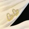 Brincos de Coração Duplo Simples Banhados a Ouro Real com Microcravação de Zircônia, Brincos Elegantes de Coração Duplo Pêssego Vazado Coração com Coração