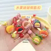 Llavero de Muñeca de Fruta Tridimensional Lindo Colgante de Niña Azuo Colgante de Mochila Escolar de Dibujos Animados para Estudiante Llavero para Mejor Amiga