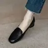 Mocasines de punta cuadrada y tacón bajo para mujer, con un escote poco profundo, diseño sin cordones, tacón grueso simple, suela suave, cómodos para el uso diario y versátiles para ir al trabajo.