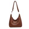 Bolso de gran capacidad para mujer Otoño e Invierno 2023 Nuevo bolso bandolera con cadena retro a juego Bolso tipo cubo popular este año