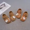 Sapatos de menina, sapatos de bebê de desenho animado, modelos primavera e outono 2026, sapatos infantis, sapatos de couro para bebês meninas, sapatos Birkenstock, mocassins