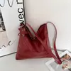 Bolsa Hobo de Couro Bovino de Primeira Camada Tingido Naturalmente para Axila Modelo Novo 2025 Grande Capacidade Couro Genuíno Ombro Transversal Feminina