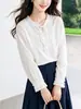 Camisa blanca bordada de manga larga estilo francés para mujer, nueva moda de otoño, talla grande, favorecedora y estilizante, con detalle de lazo