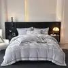 Juego de Cuatro Piezas de Terciopelo de Leche con Borde Ancho 2026 Nuevo Juego de Cuatro Piezas Engrosado Cálido Otoño/Invierno Juego de Ropa de Cama Simple Elegante de Lujo Ligero
